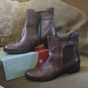 Brown Leather Ankle Booties with Zipper Detail